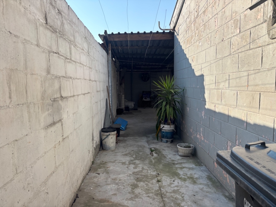  Bedroom Property for Sale in Rocklands Western Cape